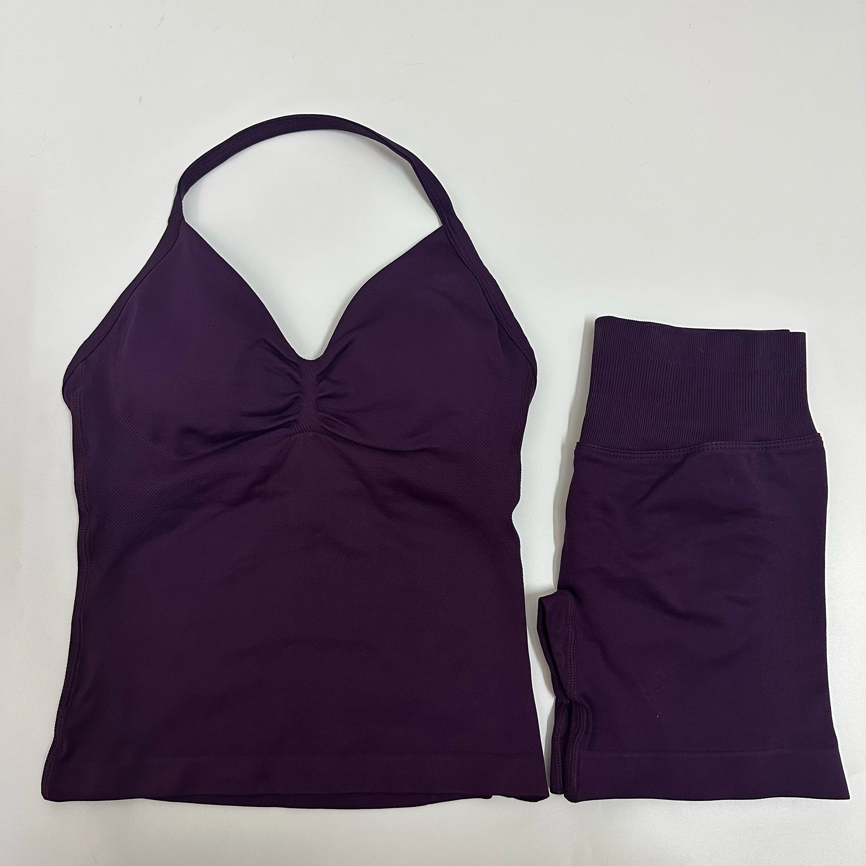 Seamless Yoga Set – Cross Back Sports Bra & Scrunch Shorts Gym Outfit