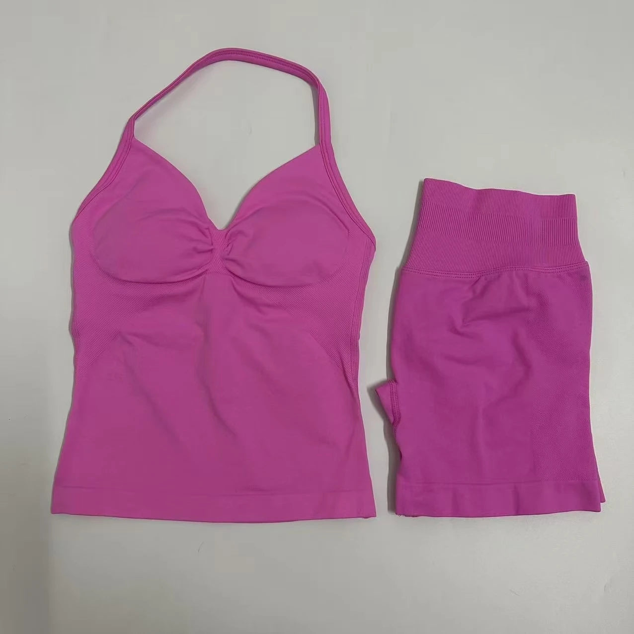 Seamless Yoga Set – Cross Back Sports Bra & Scrunch Shorts Gym Outfit