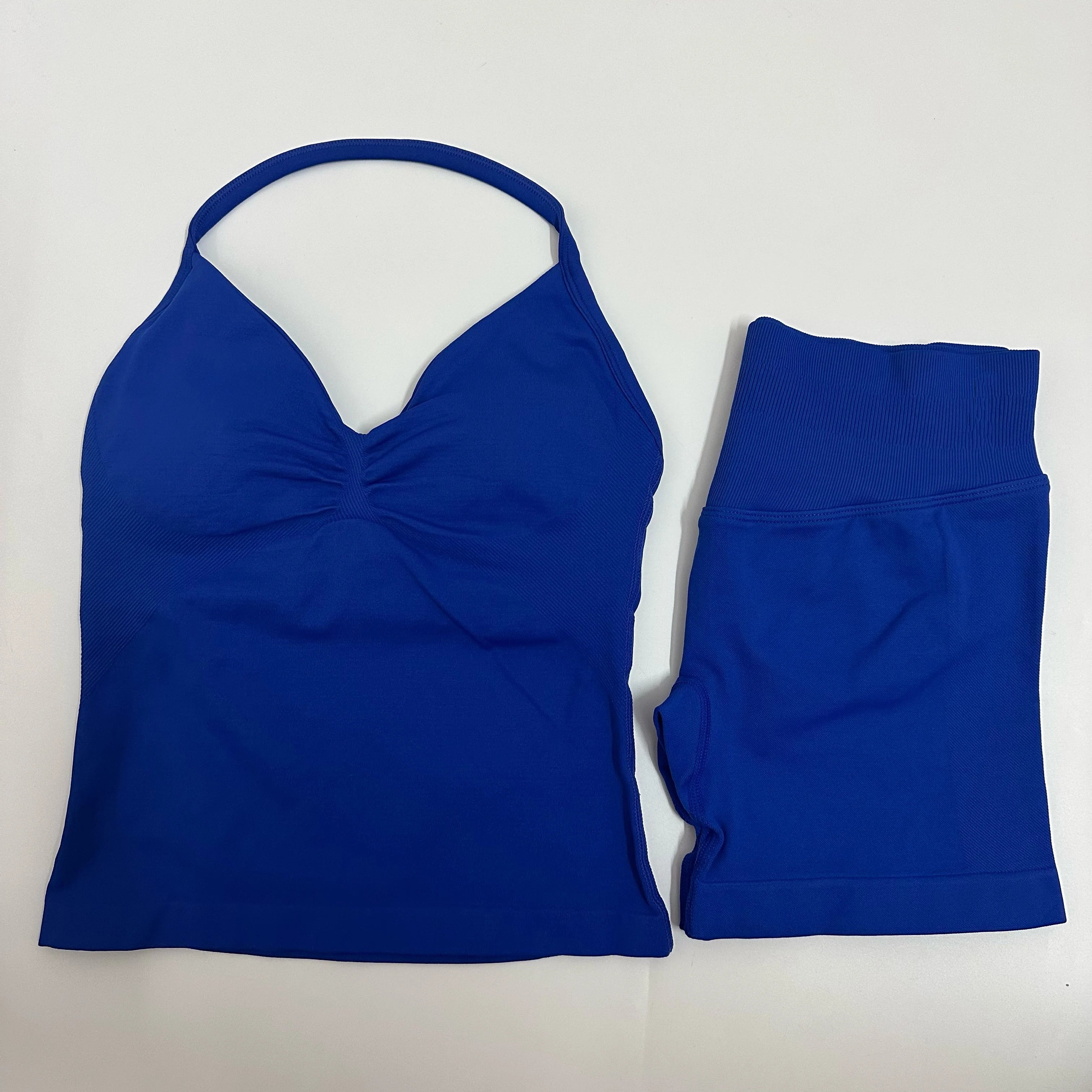 Seamless Yoga Set – Cross Back Sports Bra & Scrunch Shorts Gym Outfit
