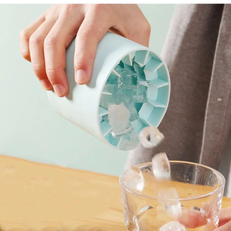 QuickFreeze Ice Maker™ | Easy Release Ice Cube Bucket
