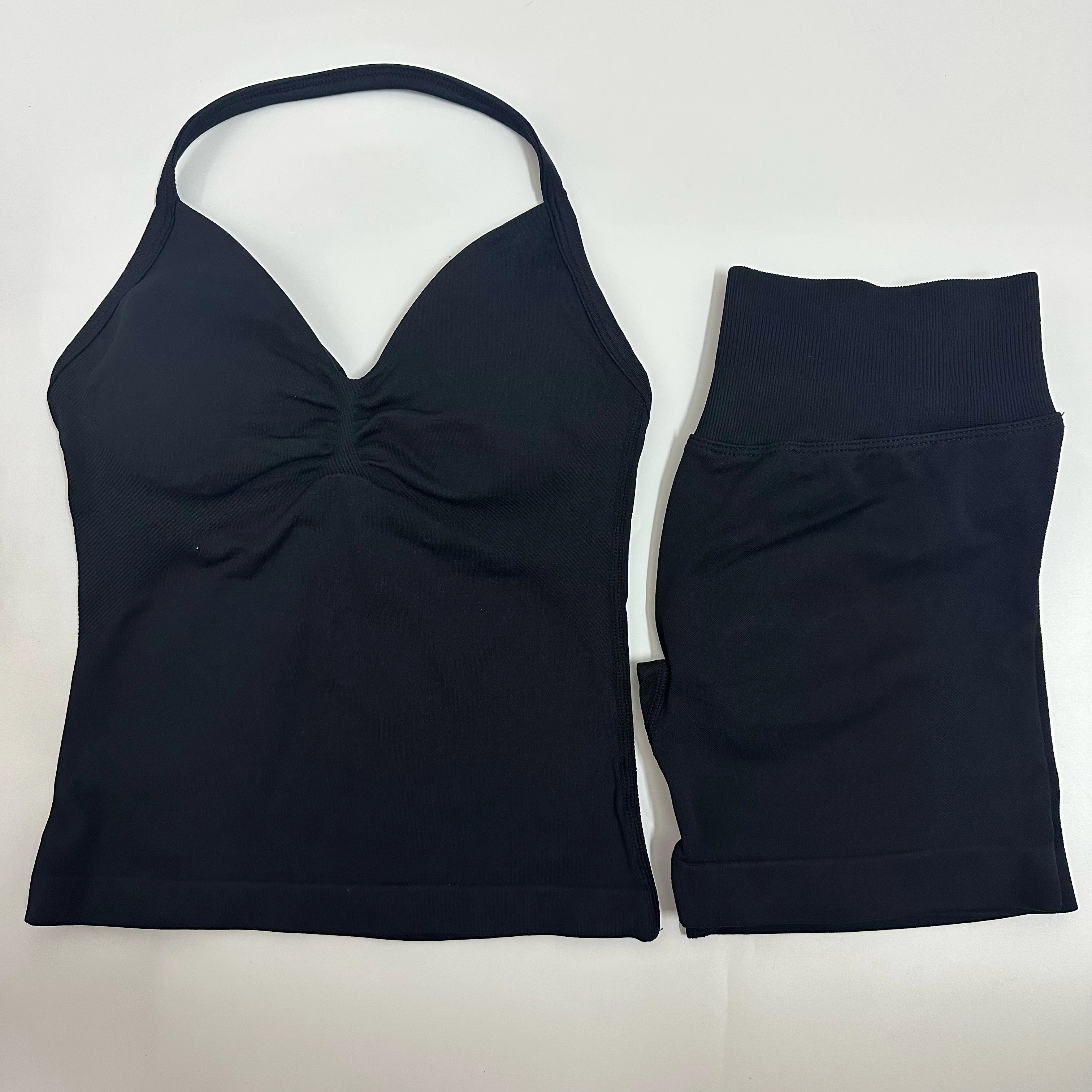 Seamless Yoga Set – Cross Back Sports Bra & Scrunch Shorts Gym Outfit
