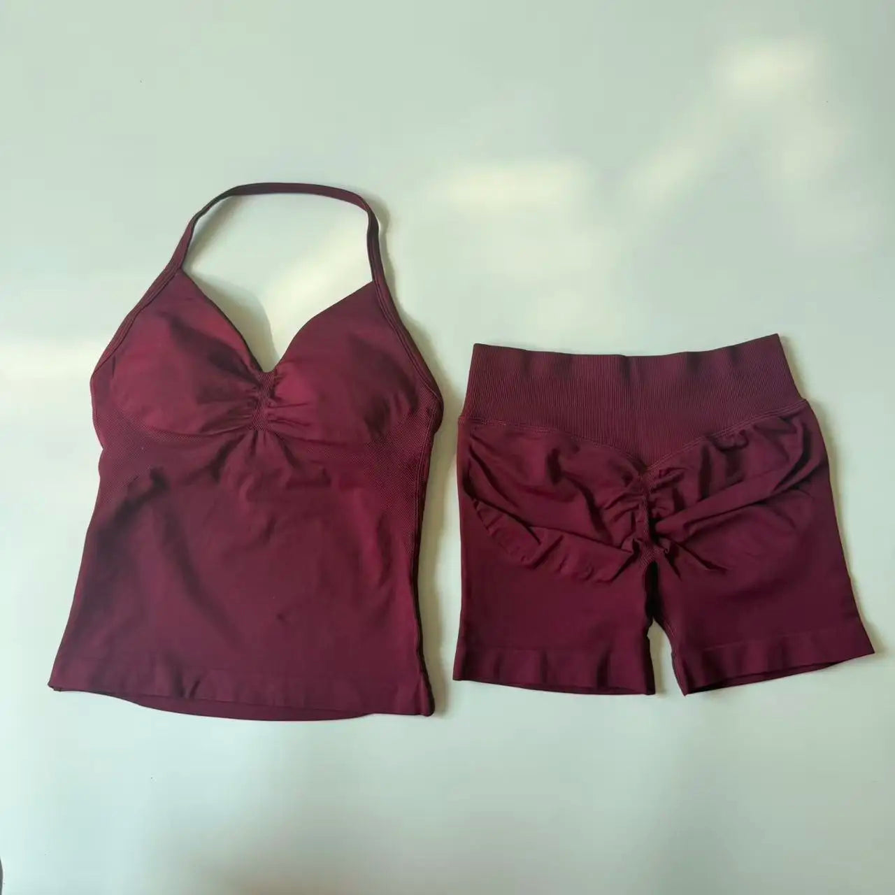 Seamless Yoga Set – Cross Back Sports Bra & Scrunch Shorts Gym Outfit