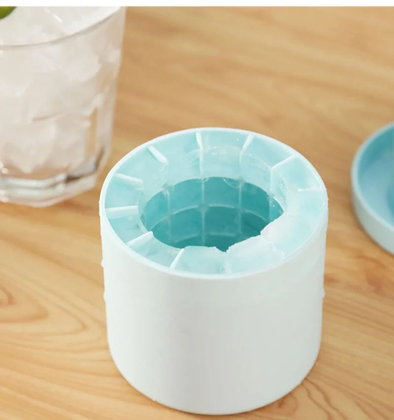 QuickFreeze Ice Maker™ | Easy Release Ice Cube Bucket