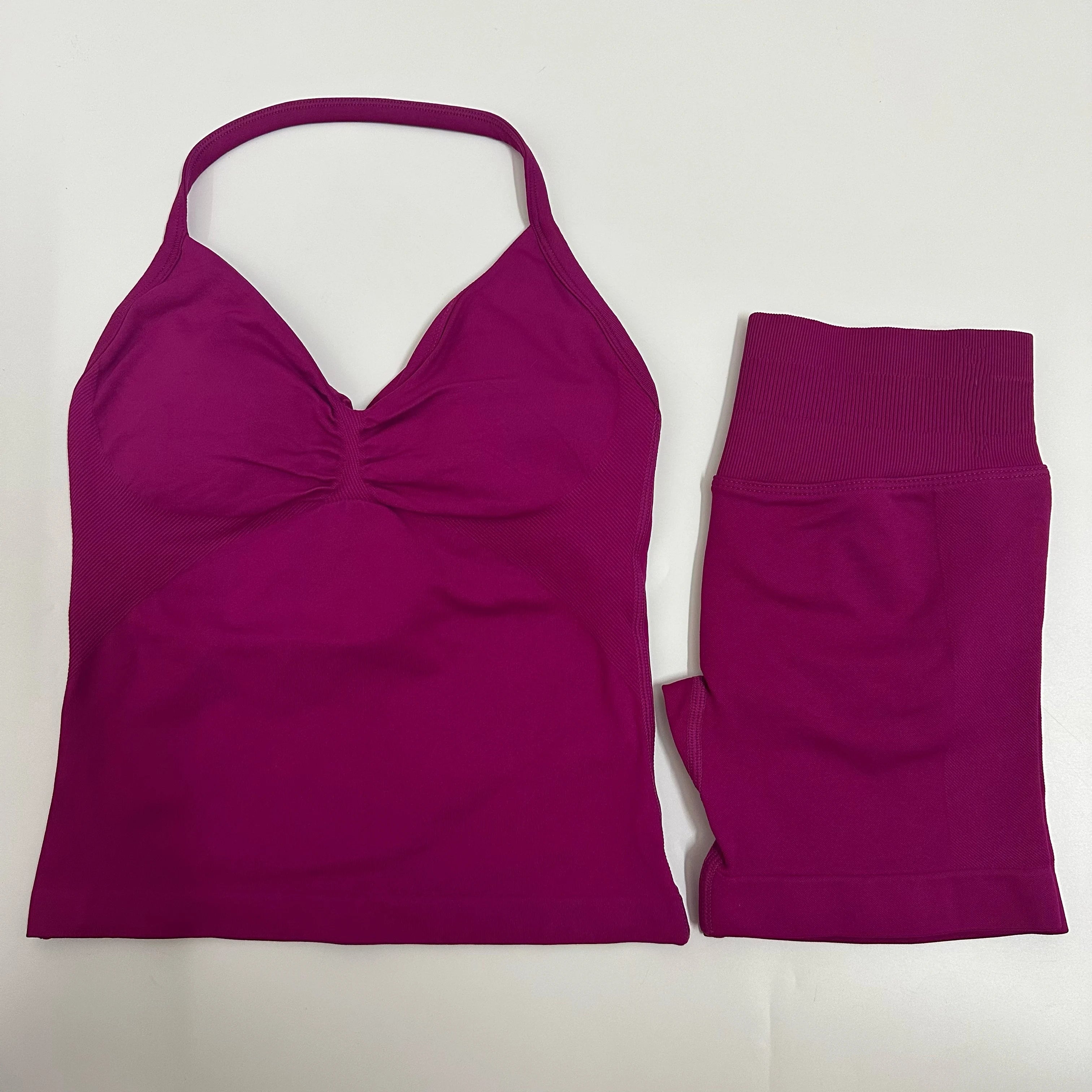 Seamless Yoga Set – Cross Back Sports Bra & Scrunch Shorts Gym Outfit