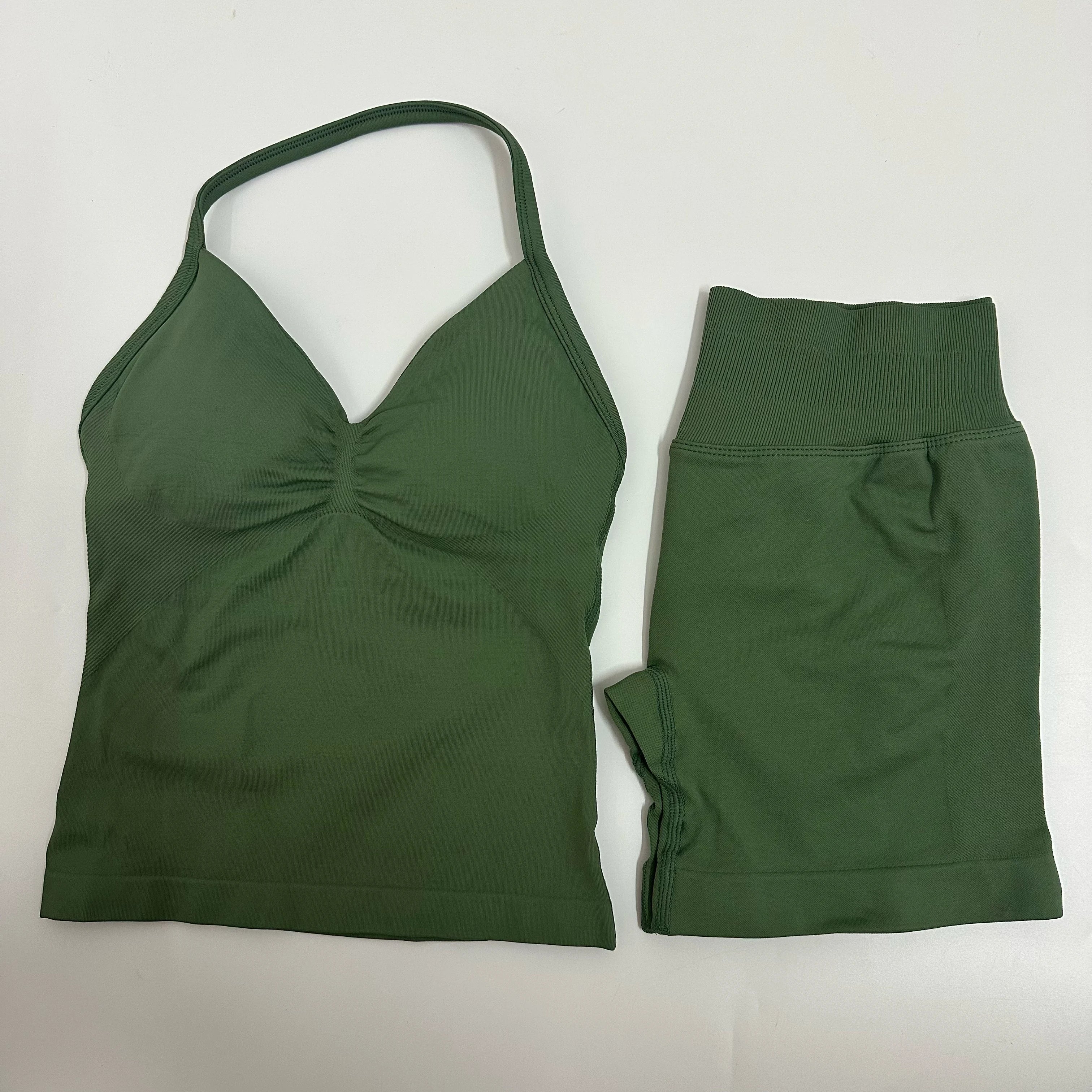 Seamless Yoga Set – Cross Back Sports Bra & Scrunch Shorts Gym Outfit