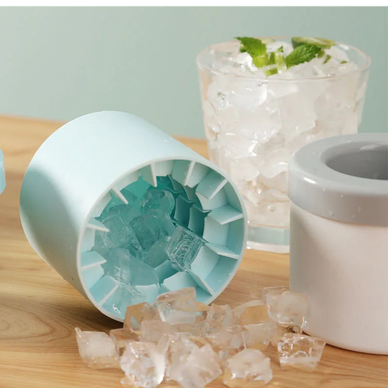 QuickFreeze Ice Maker™ | Easy Release Ice Cube Bucket
