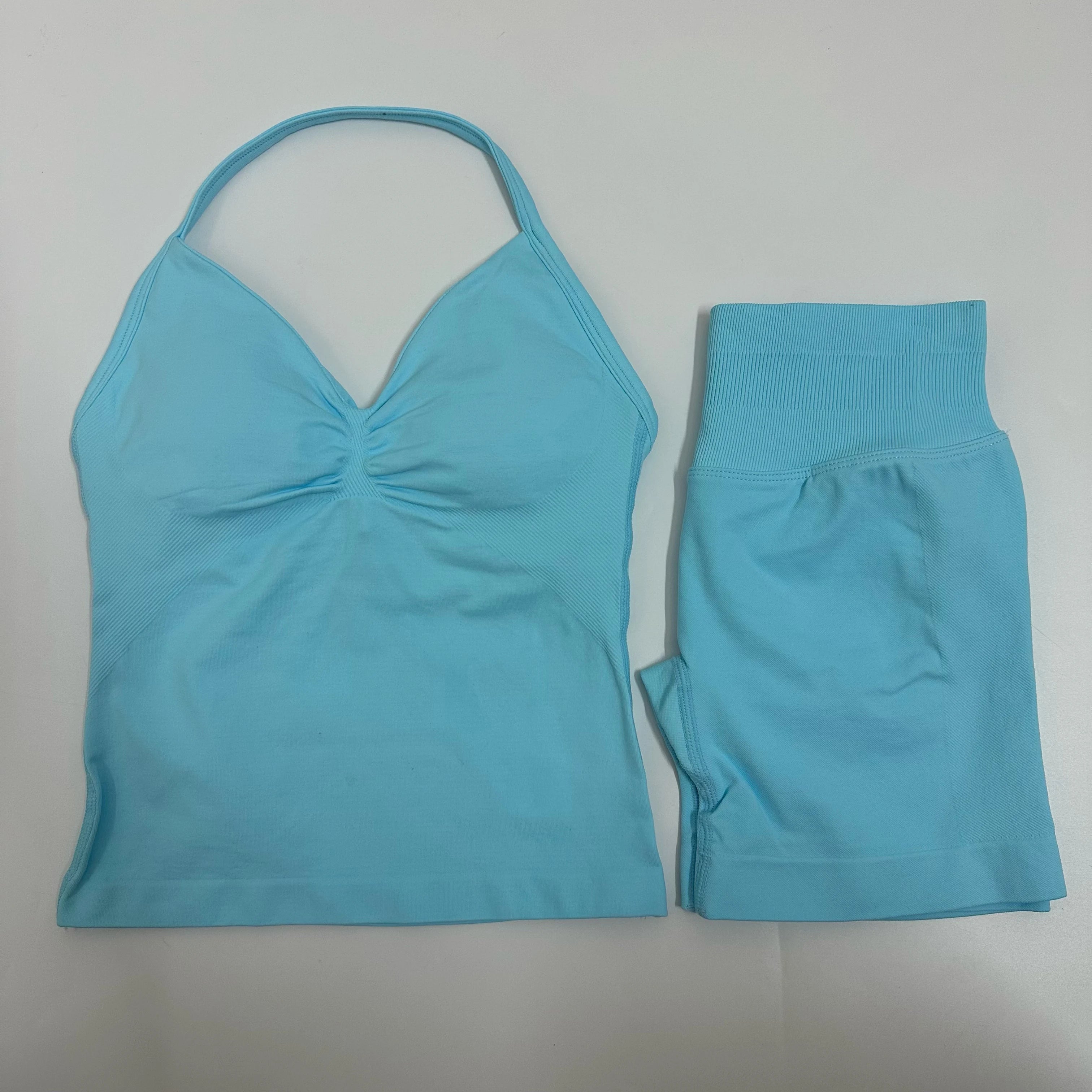 Seamless Yoga Set – Cross Back Sports Bra & Scrunch Shorts Gym Outfit