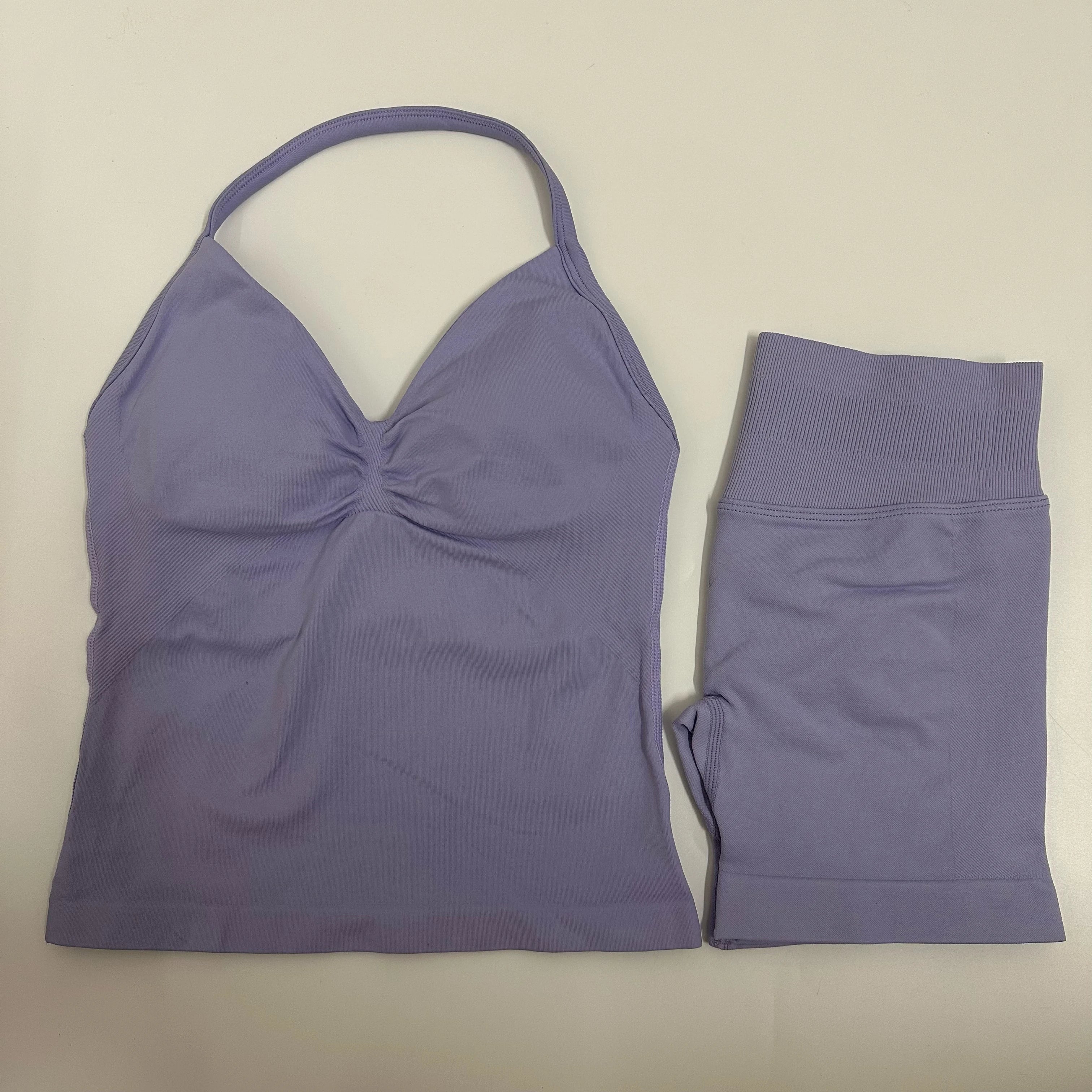Seamless Yoga Set – Cross Back Sports Bra & Scrunch Shorts Gym Outfit