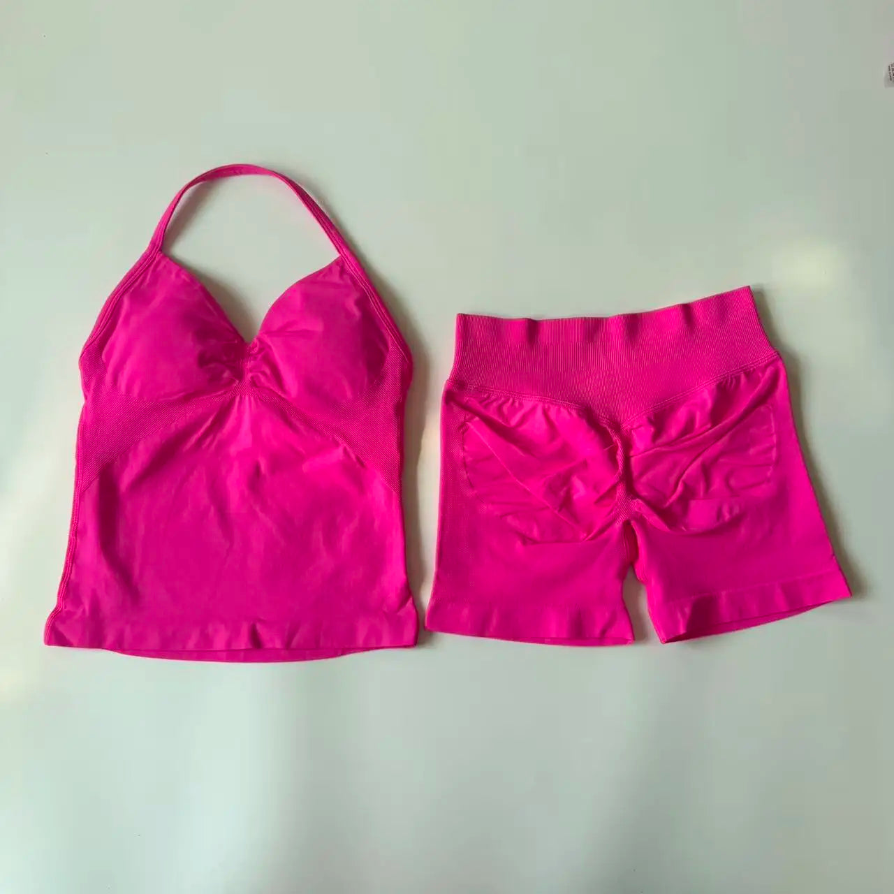 Seamless Yoga Set – Cross Back Sports Bra & Scrunch Shorts Gym Outfit