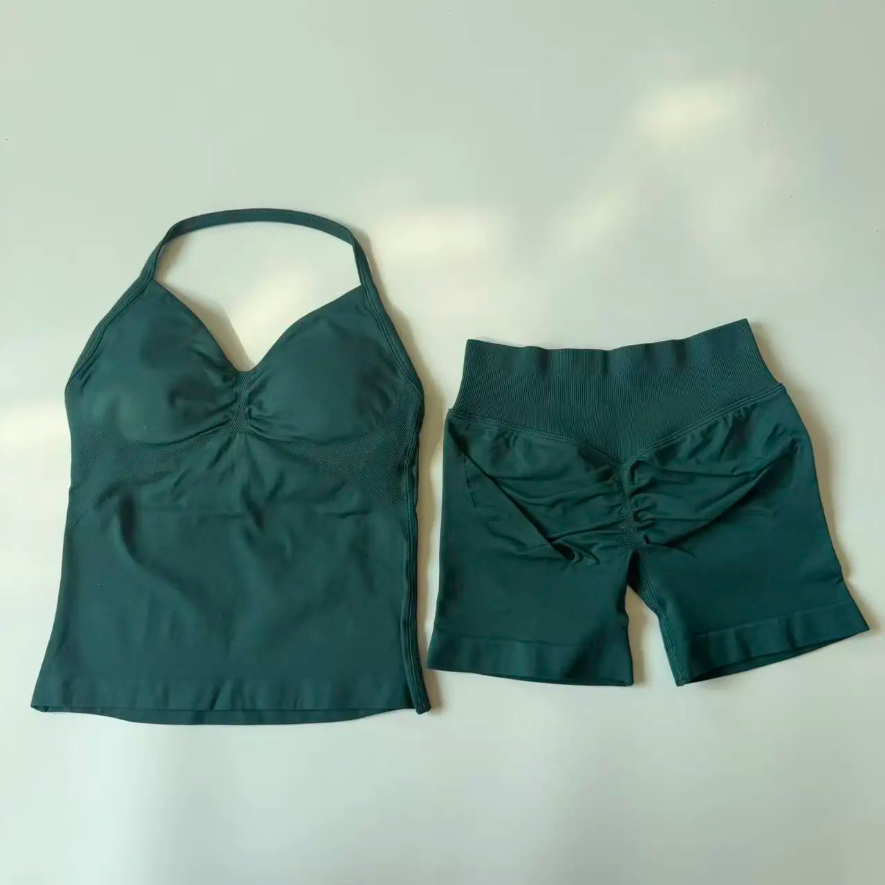 Seamless Yoga Set – Cross Back Sports Bra & Scrunch Shorts Gym Outfit