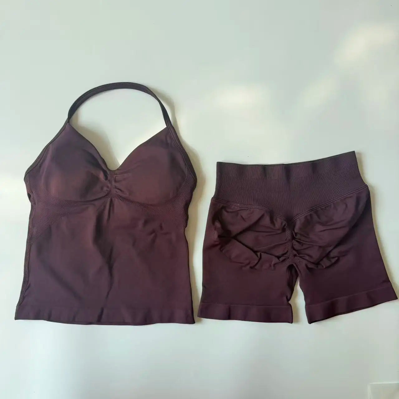 Seamless Yoga Set – Cross Back Sports Bra & Scrunch Shorts Gym Outfit