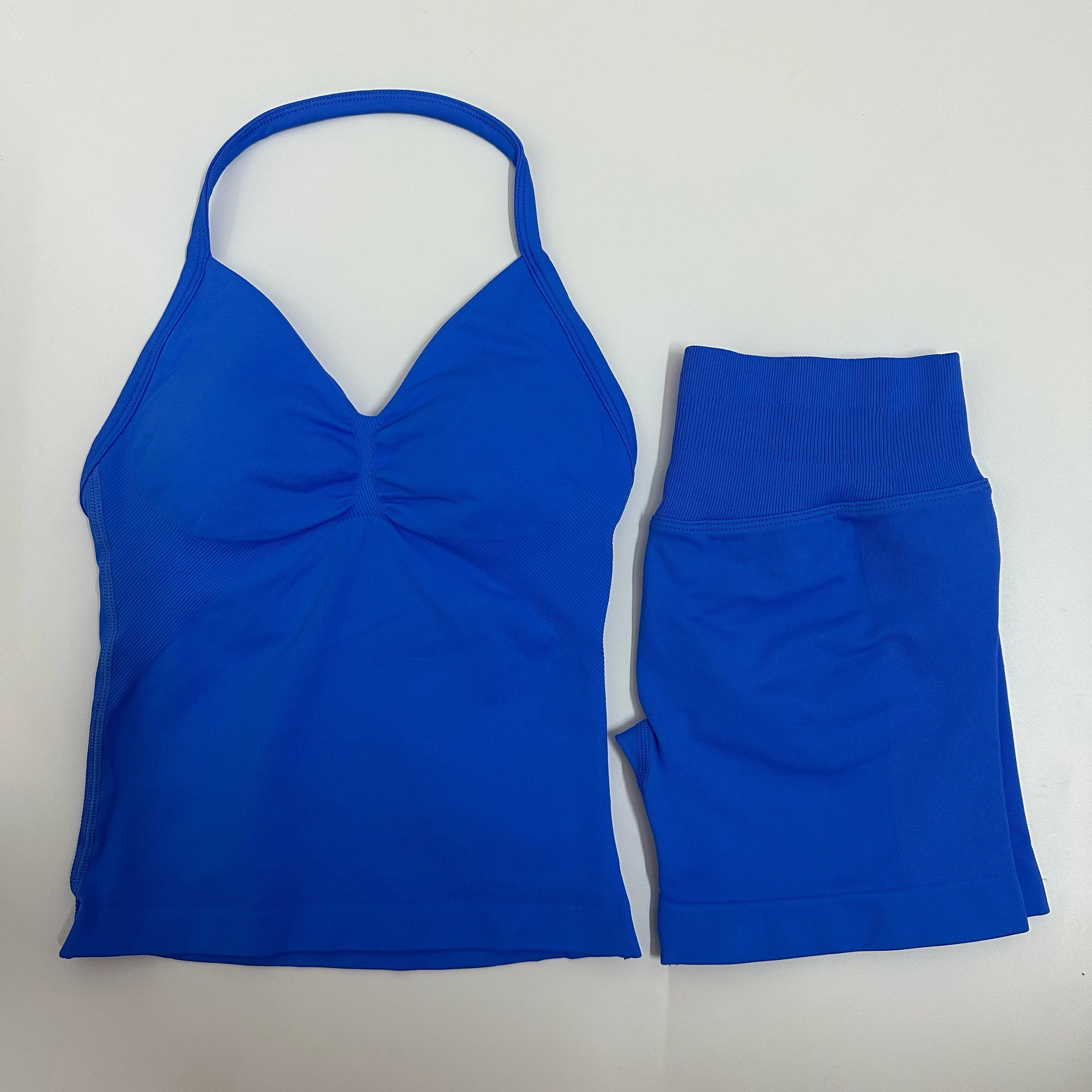 Seamless Yoga Set – Cross Back Sports Bra & Scrunch Shorts Gym Outfit