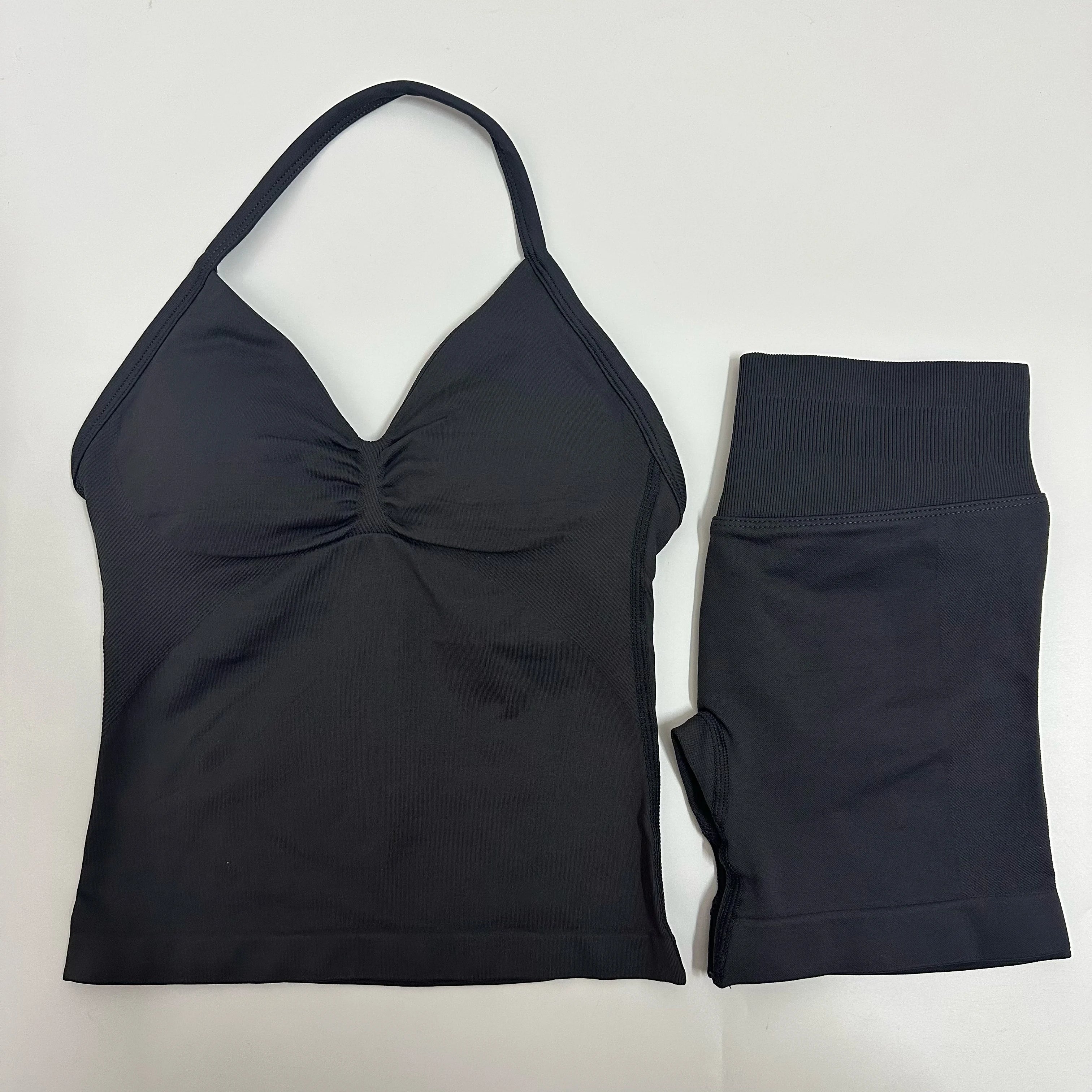 Seamless Yoga Set – Cross Back Sports Bra & Scrunch Shorts Gym Outfit